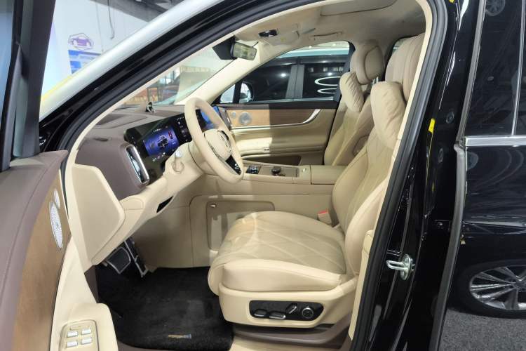 Used Hima AITO M9 2025 Extended-Range Ultra Version 52 kWh 6-Seater Left Front Seat