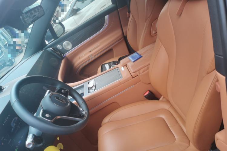 Used Hima AITO M9 2025 Extended-Range Ultra Version 52 kWh 6-Seater Left Front Seat
