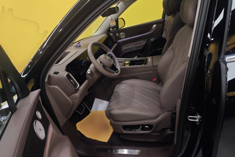 Used Hima AITO M9 2025 Extended-Range Ultra Version 52 kWh 6-Seater Left Front Seat