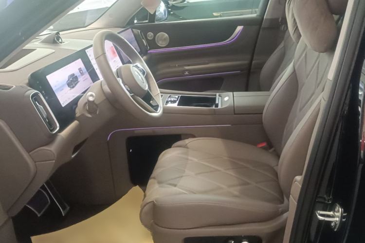 Used Hima AITO M9 2025 Extended-Range Ultra Version 52 kWh 6-Seater Left Front Seat