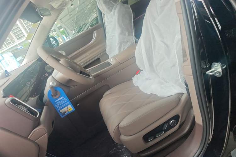 Used Hima AITO M9 2025 Model Range-Extended Max Edition 52kWh 6-seater (896-line LiDAR) Left Front Seat