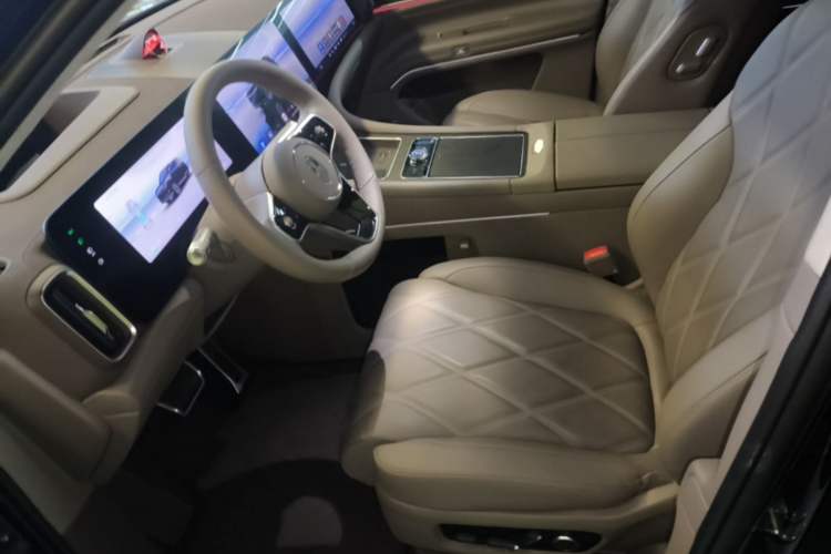 Used Hima AITO M9 2025 Extended-Range Ultra Version 52 kWh 6-Seater Left Front Seat