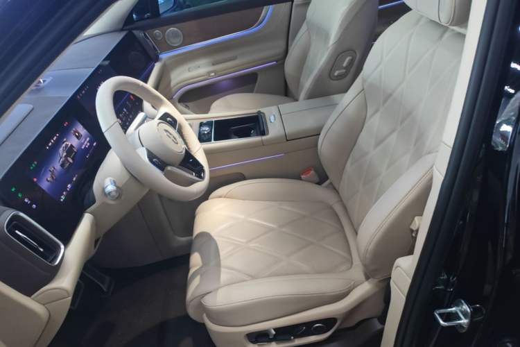 Used Hima AITO M9 2025 Extended-Range Ultra Version 52 kWh 6-Seater Left Front Seat