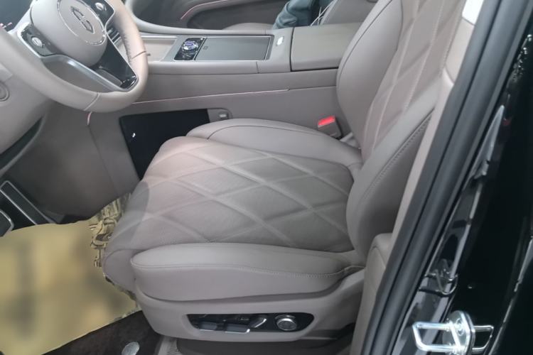 Used Hima AITO M9 2025 Extended-Range Ultra Version 52 kWh 6-Seater Left Front Seat