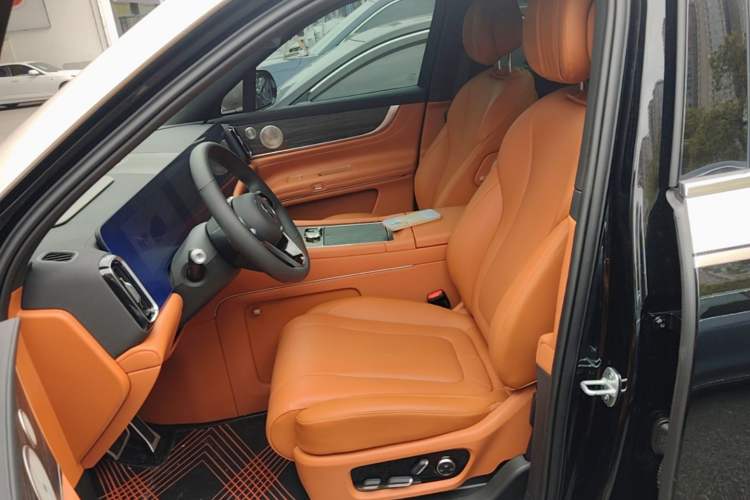 Used Hima AITO M9 2025 All-Electric Ultra Version 100 kWh 5-Seater Model Left Front Seat