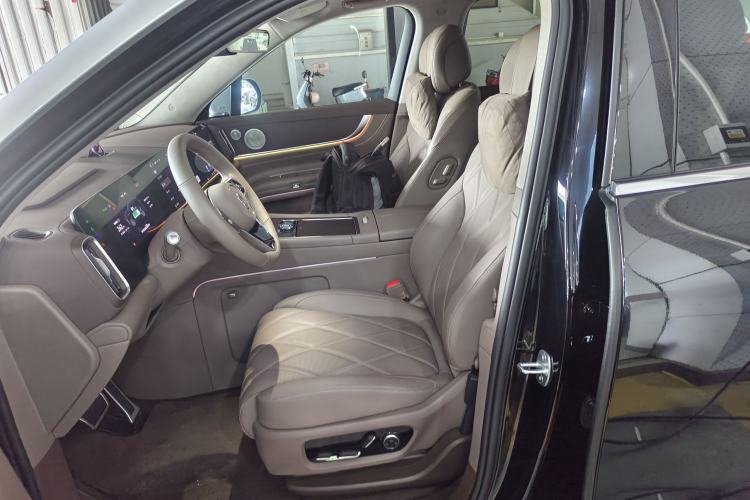 Used Hima AITO M9 2025 Extended-Range Ultra Version 52 kWh 6-Seater Left Front Seat
