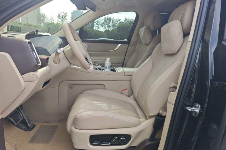 Used Hima AITO M9 2025 Extended-Range Max Version 52 kWh 5-Seater Edition Left Front Seat