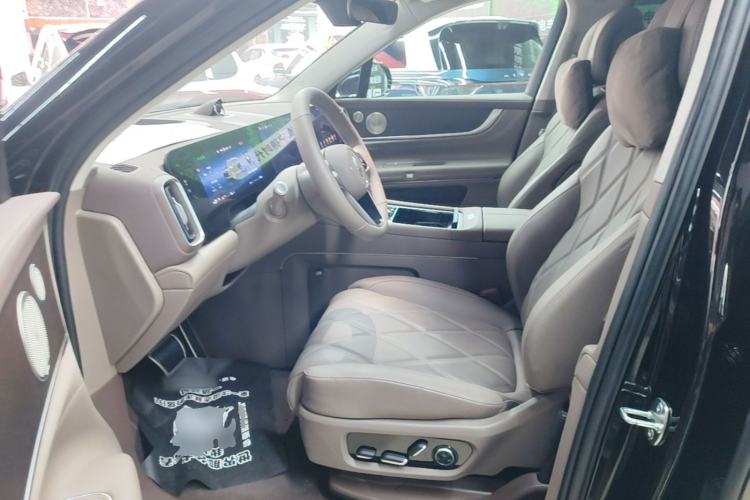 Used Hima AITO M9 2025 Extended-Range Ultra Version 52 kWh 6-Seater Left Front Seat