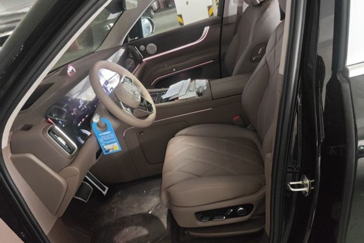 Used Hima AITO M9 2025 Extended-Range Ultra Version 52 kWh 5-Seater Edition Left Front Seat