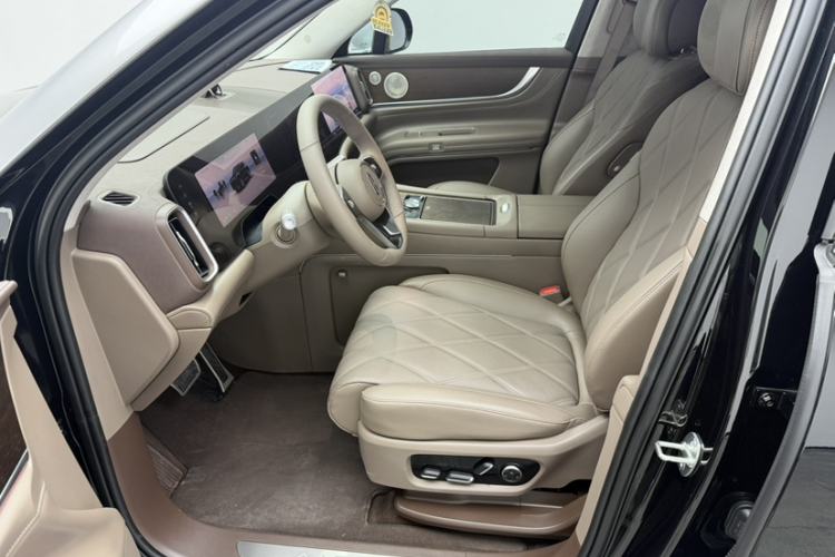 Used Hima AITO M9 2025 Extended-Range Ultra Version 52 kWh 6-Seater Left Front Seat