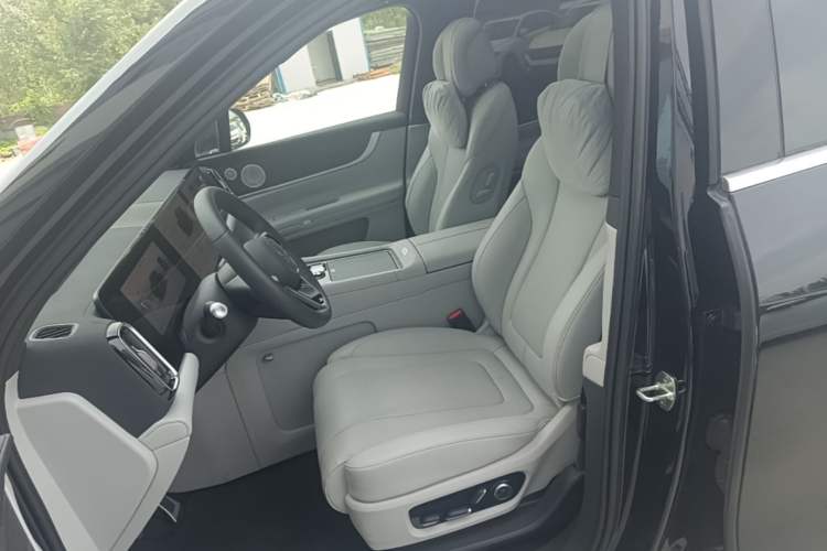 Used Hima AITO M9 2025 Extended-Range Ultra Version 52 kWh 5-Seater Edition Left Front Seat