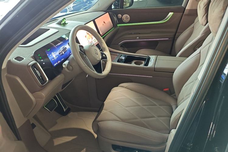Used Hima AITO M9 2025 Extended-Range Max Version 52 kWh 6-Seater Edition Left Front Seat