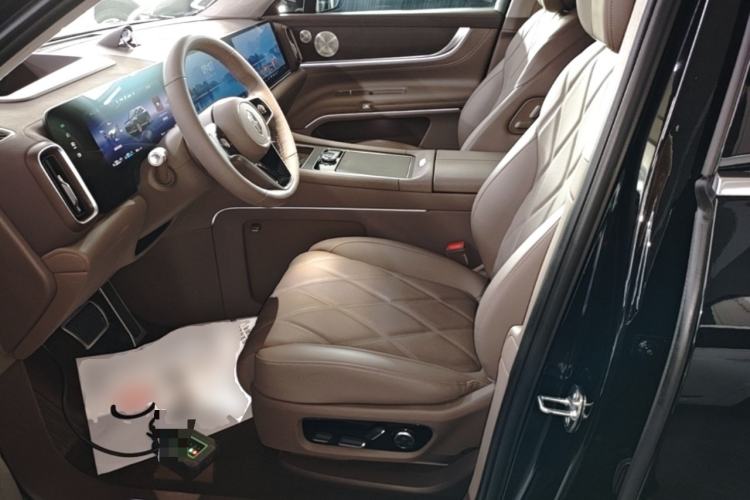 Used Hima AITO M9 2025 Extended-Range Ultra Version 52 kWh 6-Seater Left Front Seat