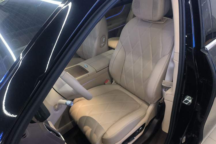 Used Hima AITO M9 2025 Extended-Range Ultra Version 52 kWh 6-Seater Left Front Seat