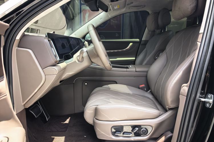 Used Hima AITO M9 2025 Extended-Range Ultra Version 52 kWh 6-Seater Left Front Seat