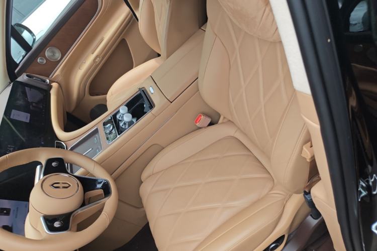 Used Hima AITO M9 2025 Extended-Range Ultra Version 52 kWh 6-Seater Left Front Seat