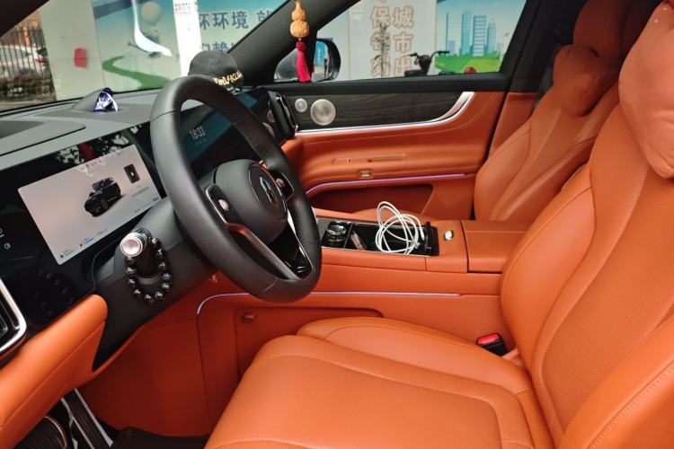 Used Hima AITO M9 2025 Extended-Range Max Version 52 kWh 6-Seater Edition Left Front Seat