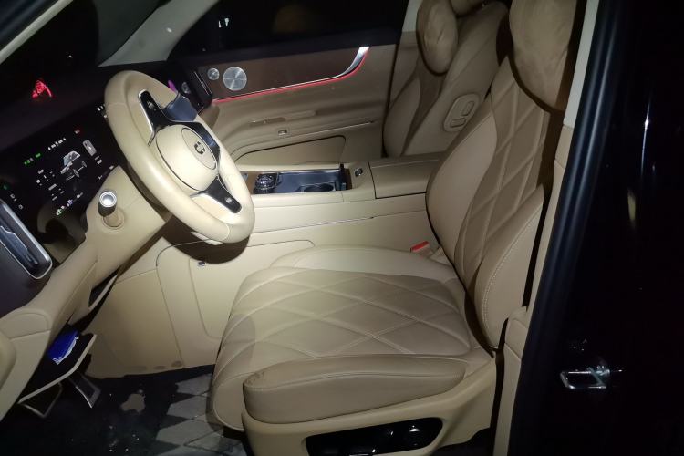 Used Hima AITO M9 2025 Extended-Range Ultra Version 52 kWh 5-Seater Edition Left Front Seat