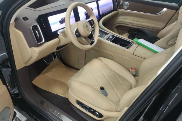 Used Hima AITO M9 2025 Extended-Range Ultra Version 52 kWh 6-Seater Left Front Seat