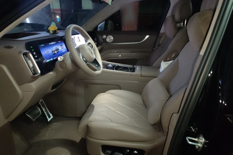 Used Hima AITO M9 2025 Extended-Range Ultra Version 52 kWh 6-Seater Left Front Seat