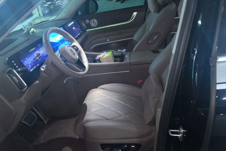 Used Hima AITO M9 2025 Extended-Range Ultra Version 52 kWh 5-Seater Edition Left Front Seat