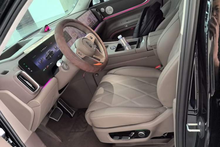 Used Hima AITO M9 2025 Extended-Range Ultra Version 52 kWh 5-Seater Edition Left Front Seat