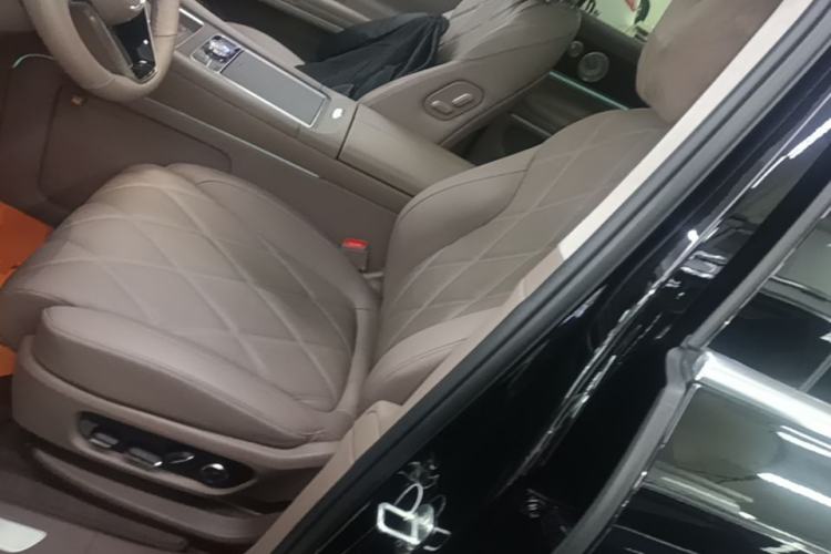 Used Hima AITO M9 2025 Extended-Range Ultra Version 52 kWh 6-Seater Left Front Seat