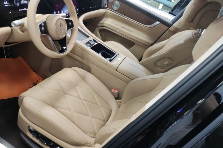 Used Hima AITO M9 2025 Extended-Range Ultra Version 52 kWh 6-Seater Left Front Seat