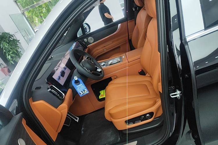 Used Hima AITO M9 2025 Extended-Range Max Version 52 kWh 6-Seater Edition Left Front Seat