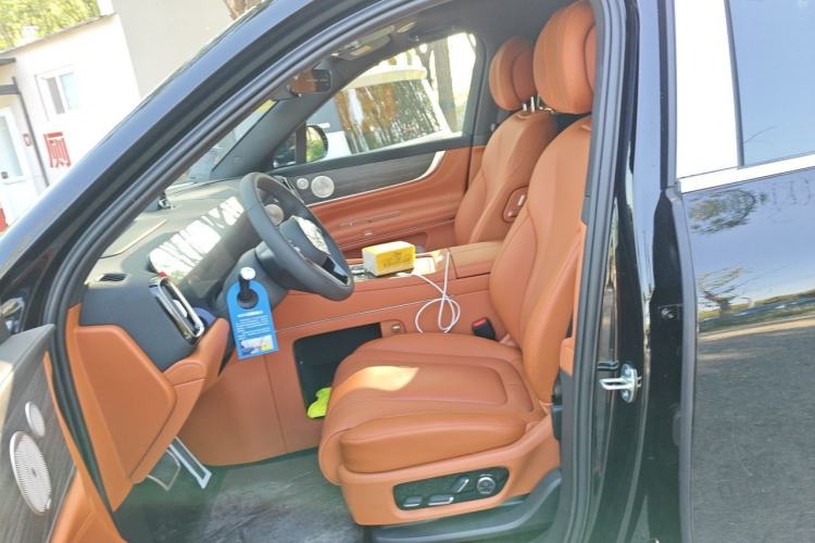 Used Hima AITO M9 2025 Extended-Range Max Version 52 kWh 5-Seater Edition Left Front Seat