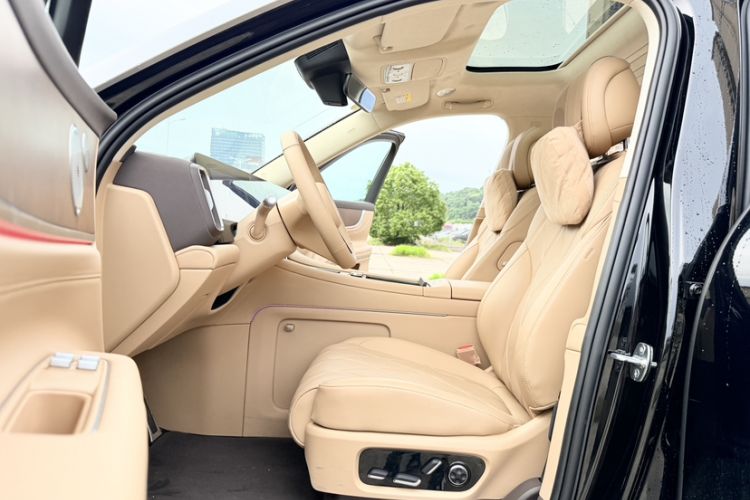 Used Hima AITO M9 2025 Extended-Range Ultra Version 52 kWh 6-Seater Left Front Seat