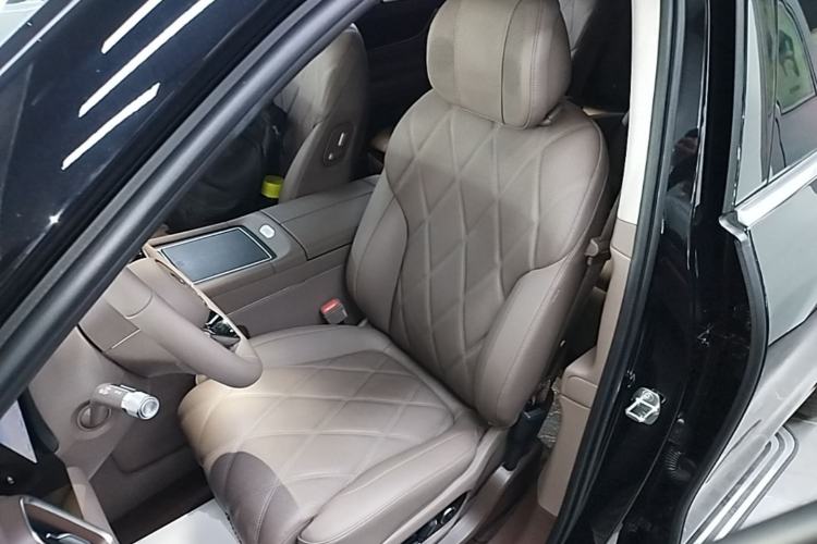 Used Hima AITO M9 2025 Extended-Range Ultra Version 52 kWh 6-Seater Left Front Seat