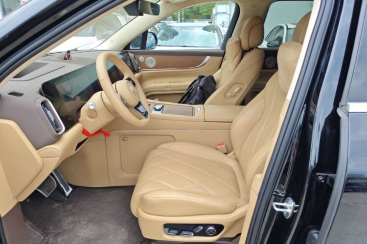Used Hima AITO M9 2025 Extended-Range Max Version 52 kWh 6-Seater Edition Left Front Seat