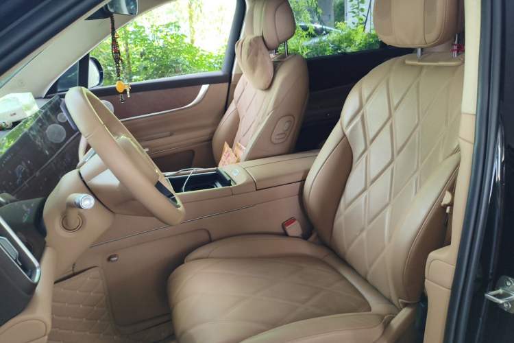 Used Hima AITO M9 2025 Extended-Range Max Version 52 kWh 6-Seater Edition Left Front Seat