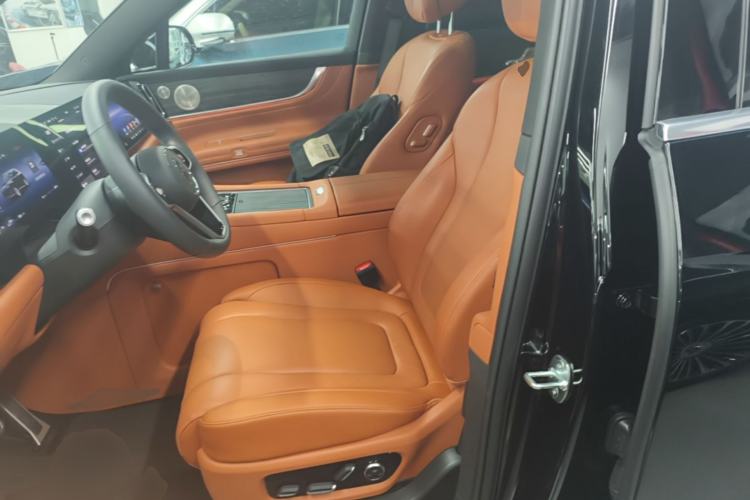 Used Hima AITO M9 2025 Extended-Range Ultra Version 52 kWh 5-Seater Edition Left Front Seat