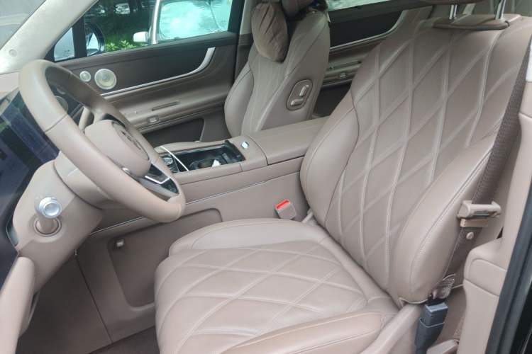 Used Hima AITO M9 2025 Extended-Range Ultra Version 52 kWh 6-Seater Left Front Seat
