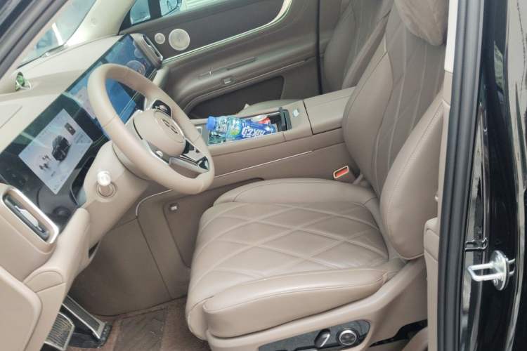 Used Hima AITO M9 2025 Extended-Range Ultra Version 52 kWh 6-Seater Left Front Seat