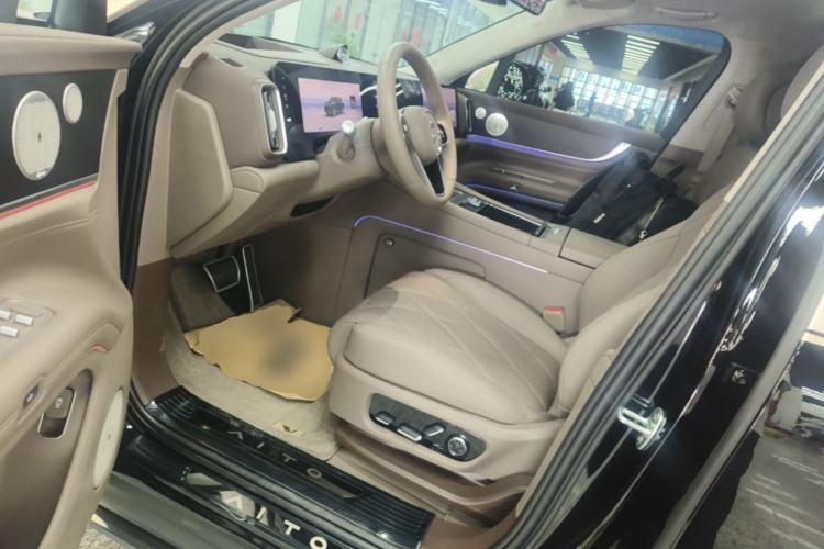Used Hima AITO M9 2025 Extended-Range Ultra Version 52 kWh 5-Seater Edition Left Front Seat
