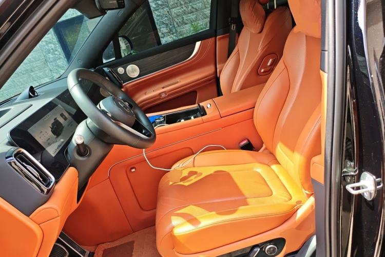 Used Hima AITO M9 2025 Extended-Range Max Version 52 kWh 6-Seater Edition Left Front Seat