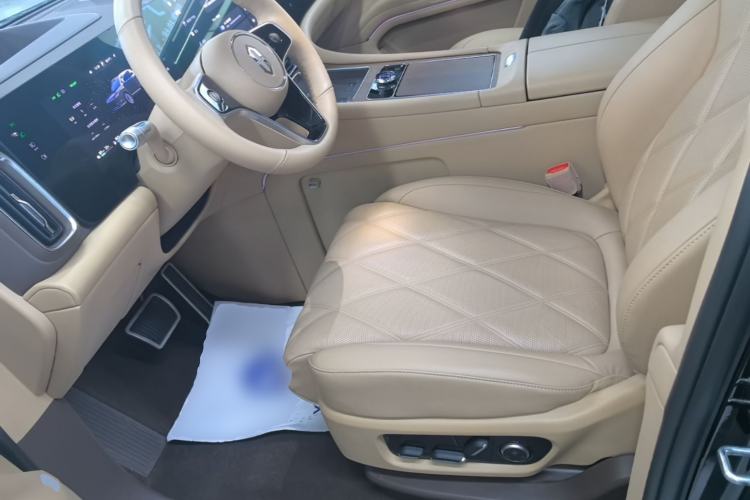 Used Hima AITO M9 2025 Extended-Range Ultra Version 52 kWh 6-Seater Left Front Seat