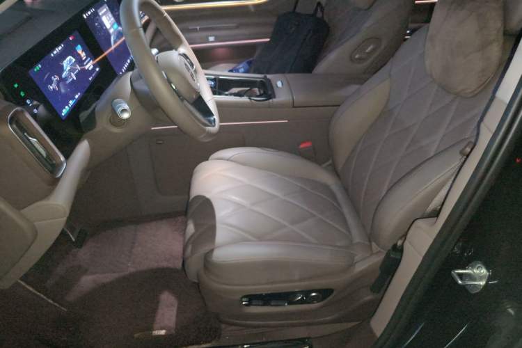 Used Hima AITO M9 2025 Extended-Range Ultra Version 52 kWh 5-Seater Edition Left Front Seat