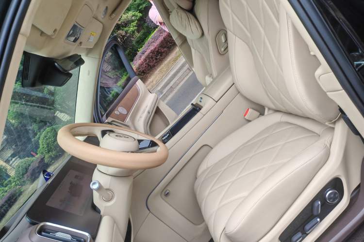 Used Hima AITO M9 2025 Extended-Range Ultra Version 52 kWh 6-Seater Left Front Seat
