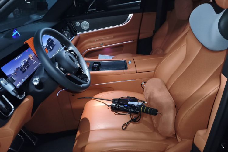 Used Hima AITO M9 2025 Extended-Range Max Version 52 kWh 5-Seater Edition Left Front Seat