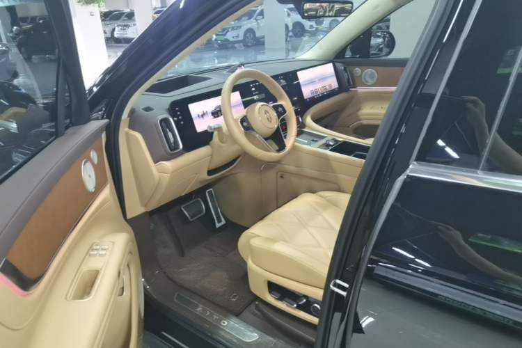 Used Hima AITO M9 2025 Extended-Range Ultra Version 52 kWh 5-Seater Edition Left Front Seat
