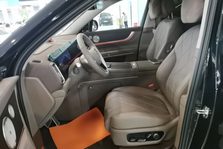 Used Hima AITO M9 2025 Extended-Range Ultra Version 52 kWh 6-Seater Left Front Seat