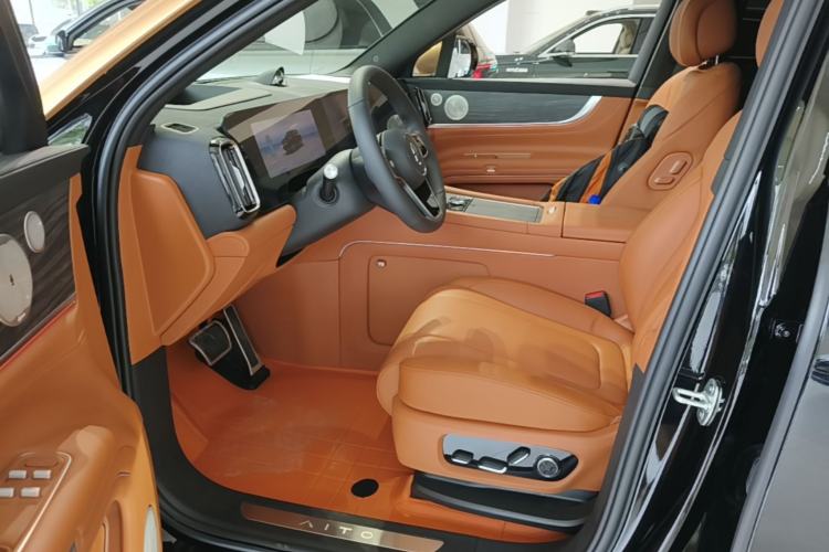 Used Hima AITO M9 2025 Extended-Range Ultra Version 52 kWh 6-Seater Left Front Seat