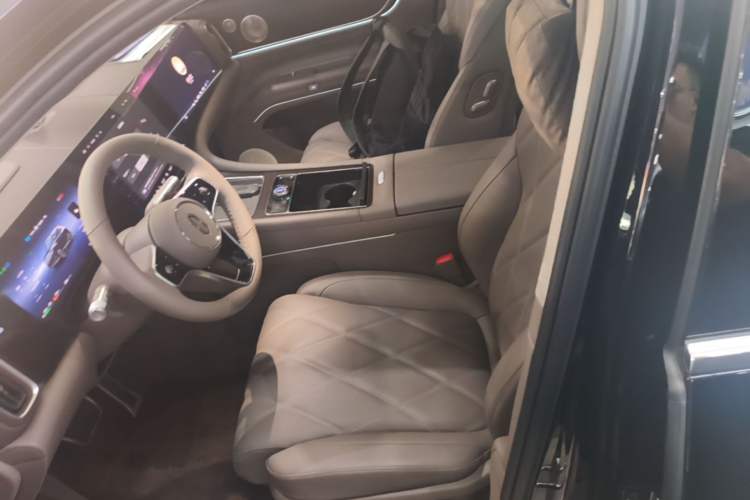 Used Hima AITO M9 2025 Extended-Range Max Version 52 kWh 5-Seater Edition Left Front Seat