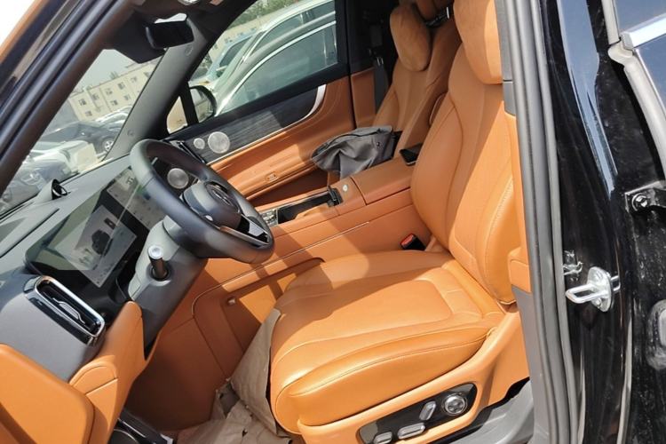 Used Hima AITO M9 2025 Extended-Range Ultra Version 52 kWh 6-Seater Left Front Seat