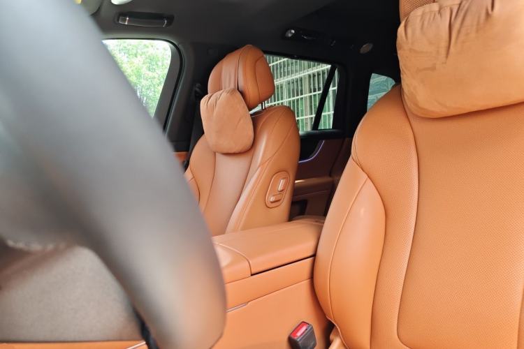 Used Hima AITO M9 2025 Extended-Range Max Version 52 kWh 5-Seater Edition Left Front Seat