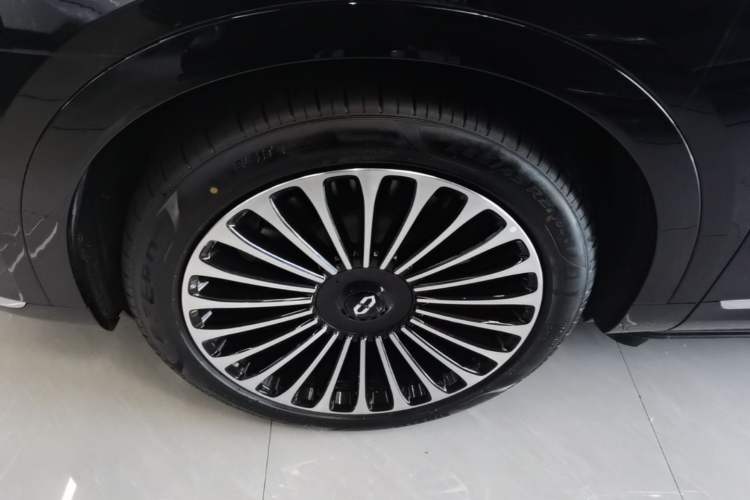 Used Hima AITO M9 2025 Extended-Range Ultra Version 52 kWh 6-Seater Left Front Wheel Hub
